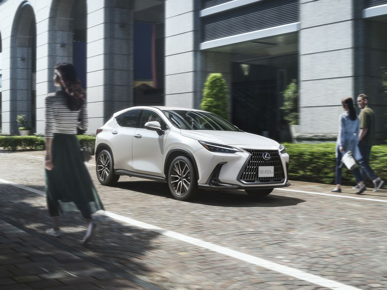 LEXUS NX Z ROKU MODELOWEGO 2024 Z JESZCZE WIĘKSZĄ LICZBĄ NOWOCZESNYCH TECHNOLOGII